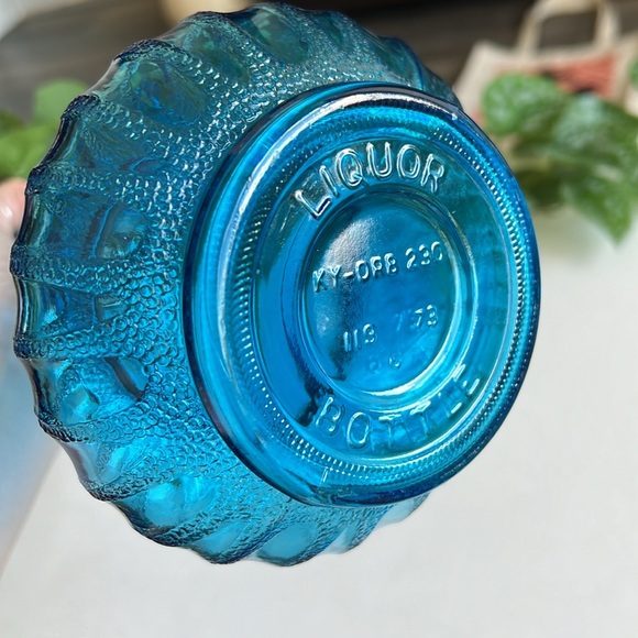Vintage Blue Liquor Decanter with Stopper Jim Beam - Picture 14 of 14
